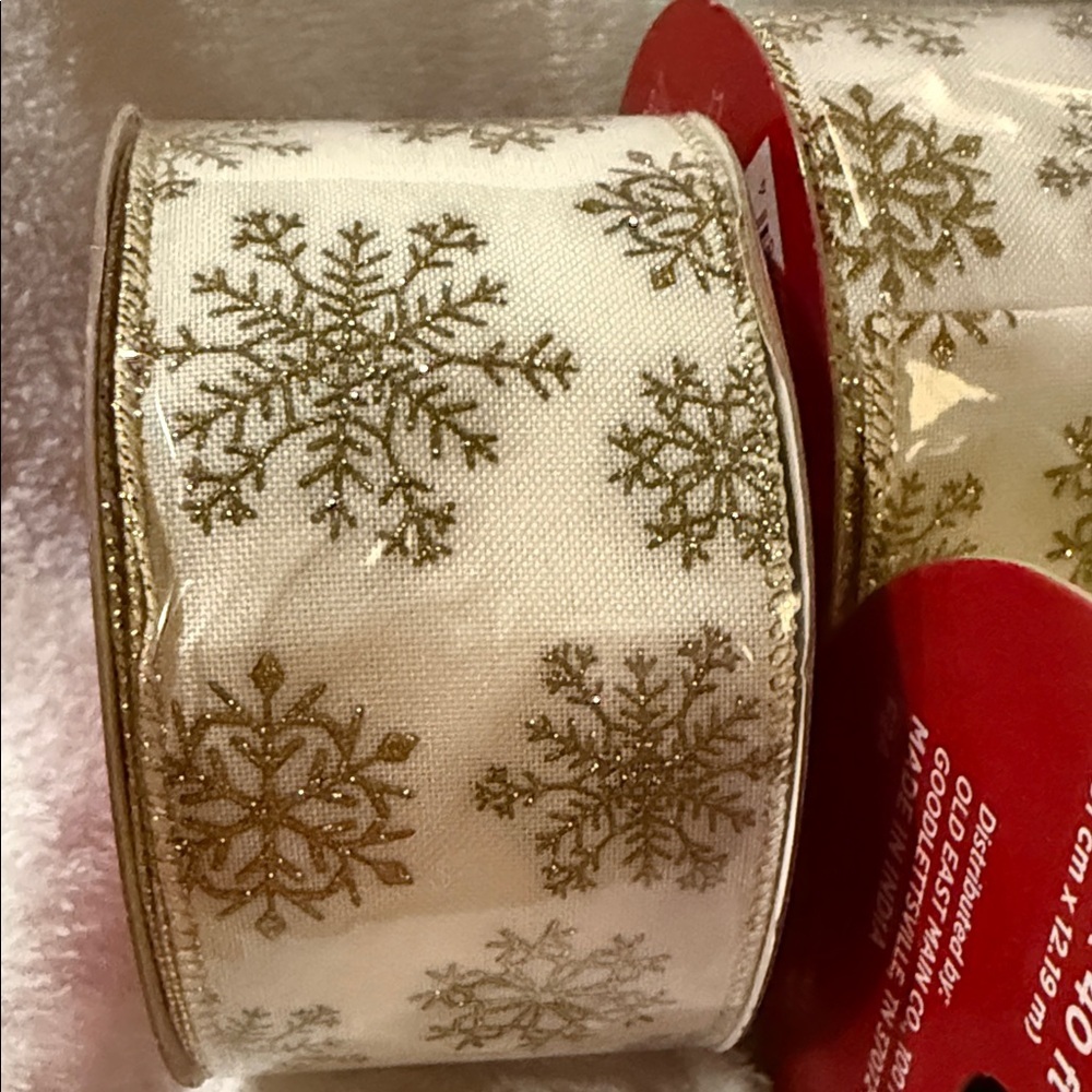 Gold and White Snowflake Ribbon Set - Picture 4 of 5